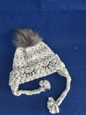 Girl's hat like new, 53cm, gray