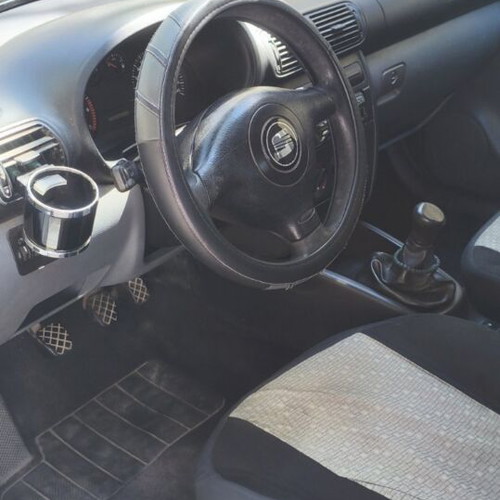 Seat Leon 2000 car, 1.4L petrol, manual, 233500 km, black
