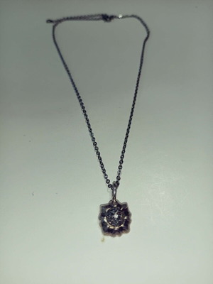 Necklace with 925 silver chain and marcasite daisy motif