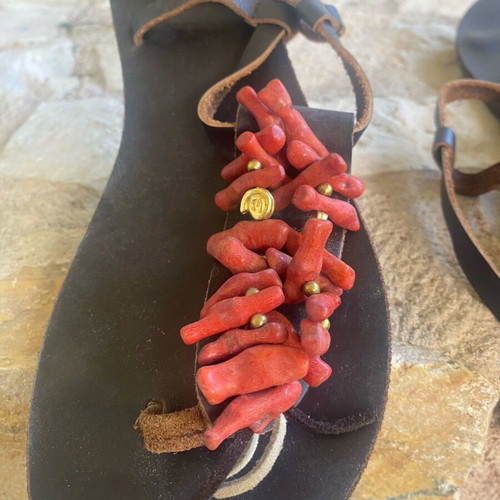 Leather sandals with coral stones size 38 like new, brown