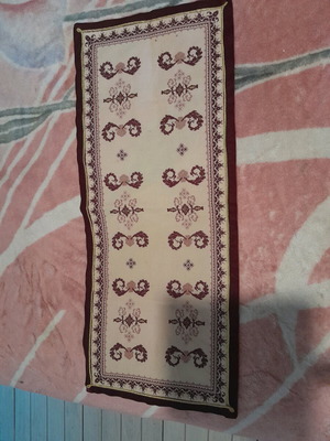 Handmade table runner like new, dimensions 85x35