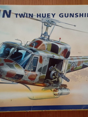 UH-1N Twin Huey Gunship μοντέλο Italeri 1:48