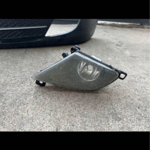 BMW E60 2009 headlights used with broken mounts