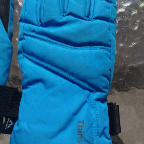 McKinley winter kids gloves, size 5, black and blue