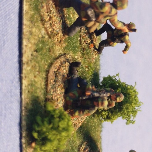 Mini diorama German paratroopers 1/72 scale like new