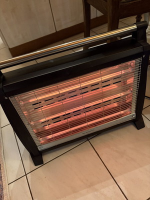 United Quartz Heater UHQ-859 used, 1800W, 3 lamps