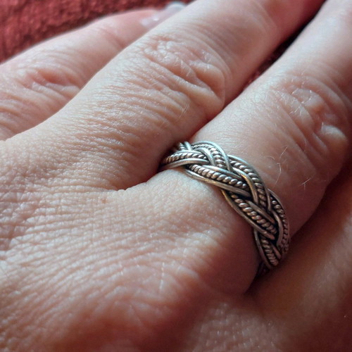 Silver 925 adjustable ring like new