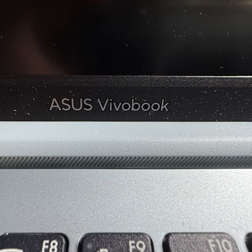 Asus Vivobook Go 15 E1504FA laptop, AMD Ryzen 3, 8GB RAM, 512GB SSD