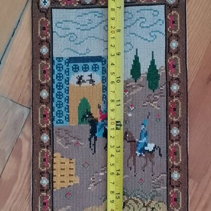 Needlepoint tapestry wall hanging like new, 33×17 cm