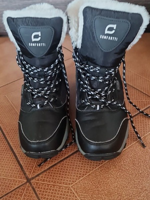 Waterproof snow boots like new, size 40