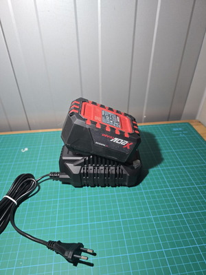 Fast charger set with 4Ah 20V battery