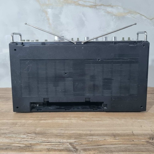 CROWN CSC 850F radio cassette player used, for spare parts
