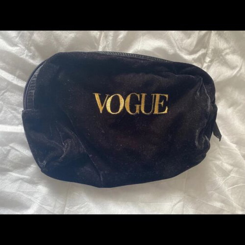 Velvet Vogue pouch like new, black
