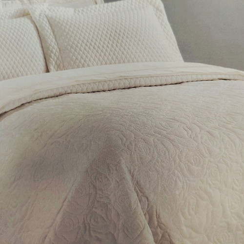 Ivory quilted wedding bedspread new by ΡΥΘΜΟΣ 2.30×2.50 m