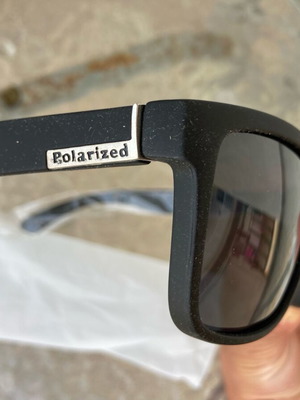Νέα μαύρα polarized γυαλιά ηλίου για άνδρες