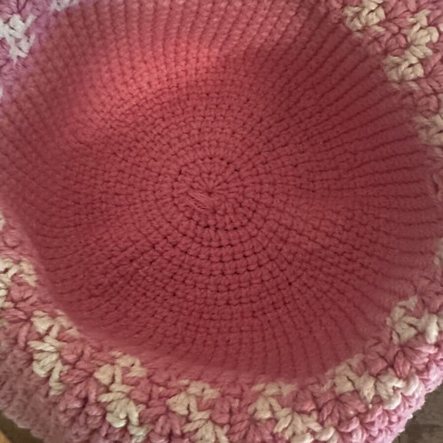 Knit beach hat new, white and pink, size M