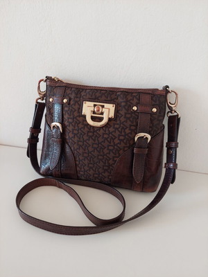 DKNY crossbody bag used, leather and fabric, medium size, brown