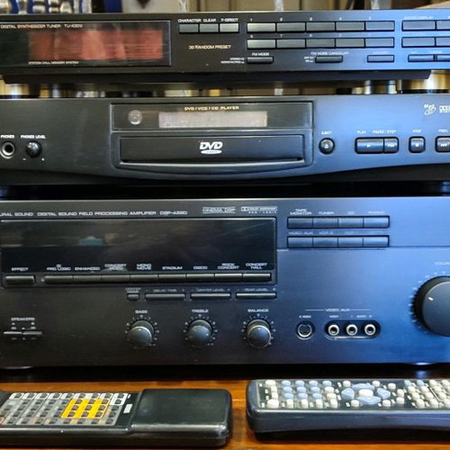 Στερεοφωνικό Yamaha μεταχειρισμένο με ενισχυτή Dolby Surround και ηχεία Sherton