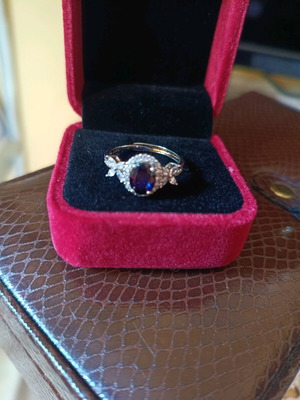 Silver ring with blue sapphire new, adjustable with s925 stamp