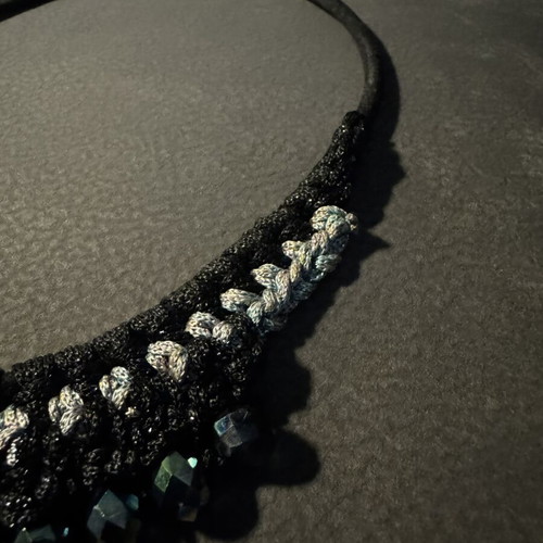 Necklace with thread and beads, black and grey