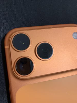 iPhone 17 Pro Max 256GB like new, orange