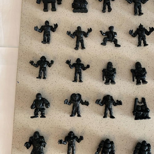 Alien figures used, pack of 30, black, El Greco kombattini 90's 80's