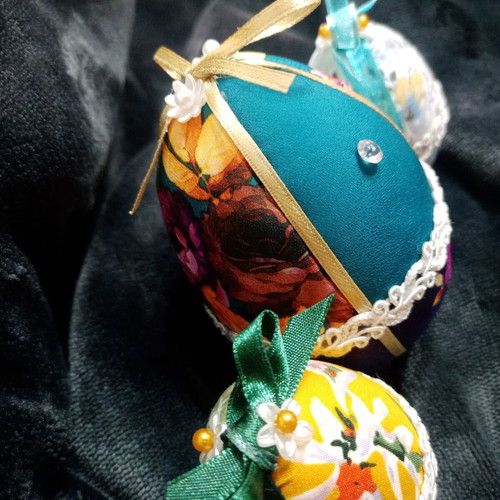 Set of three handmade Easter eggs like new, spring decor