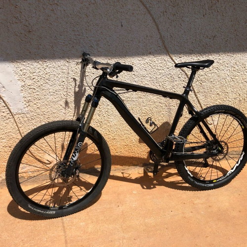 Mountain bike used, disc brakes, black