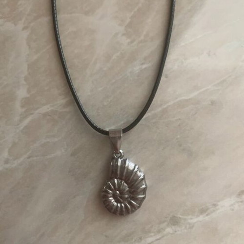 Stainless steel shell necklace like new, gray