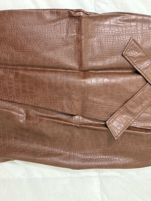 Brown midi skirt like new with crochet pattern