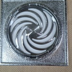 Ορειχάλκινη σχάρα σιφωνιού δαπέδου Valsir 12x12cm με βαλβίδα, καινούργια