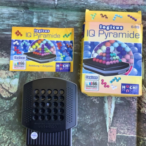 Pyramide IQ Travel Pocket Game like new, complete