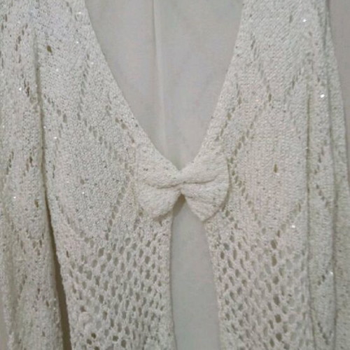 White blouse with bow and subtle sequin like new