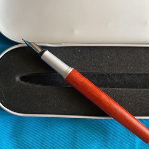 Wooden pen vintage new with case, brand BEE