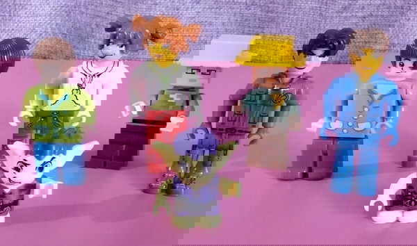 LEGO, 5 φιγούρες.Ολα μαζί 7€