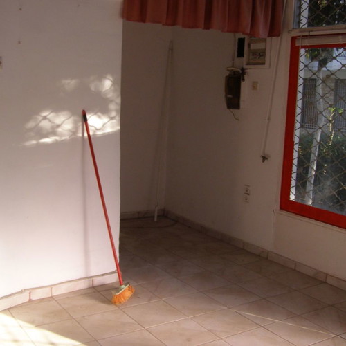 Commercial space 22 sqm renovated, ground floor, Keratsini Tambouria, with wc