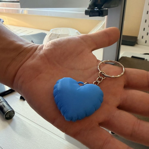 3D Printed Heart-Balloon Keychain like new