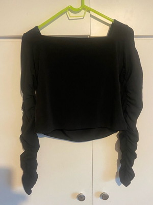 H&M women's crop top black blouse like new size M