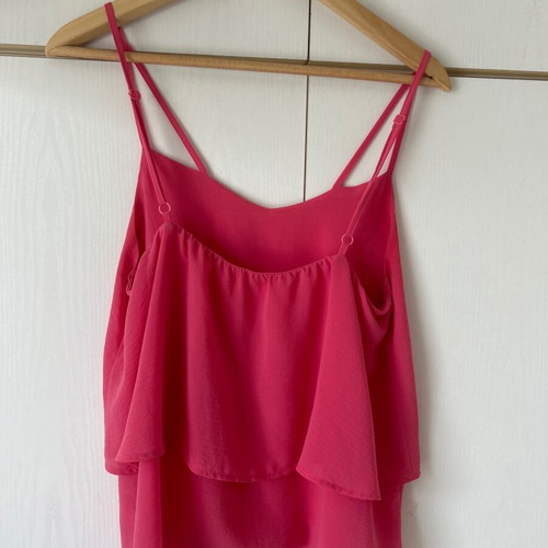Women's airy fuchsia camisole size M with adjustable straps