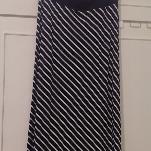 Black and white striped skirt one size like new, summer