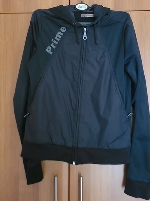 Windbreaker jacket used, size S/M, with zipper pockets
