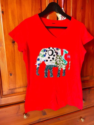 Handmade t-shirt large red with multicolor elephant new