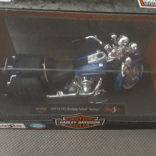 Harley Davidson 1999 FLSTS Heritage Springer син 1:18 мащаб