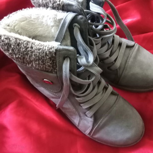 Boots with leather like new, size 39