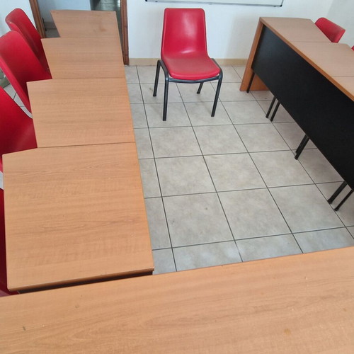 Tutoring Equipment Set of Desks used, without seats