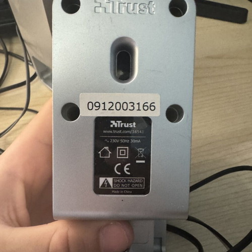 Trust 2.0 Stereo Computer Speakers like new, clear sound, volume control
