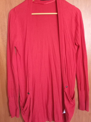 Cardigan like new in bright red with pockets, size M
