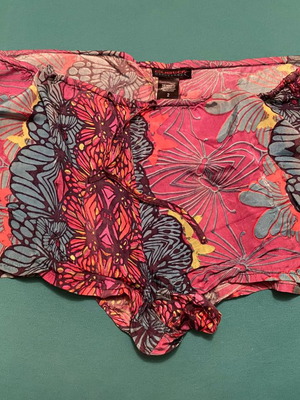 Custo Barcelona shorts like new, size M-L