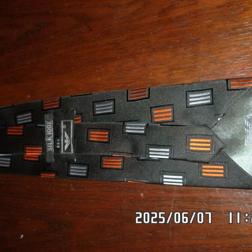 Giorgio Armani tie 100% silk like new