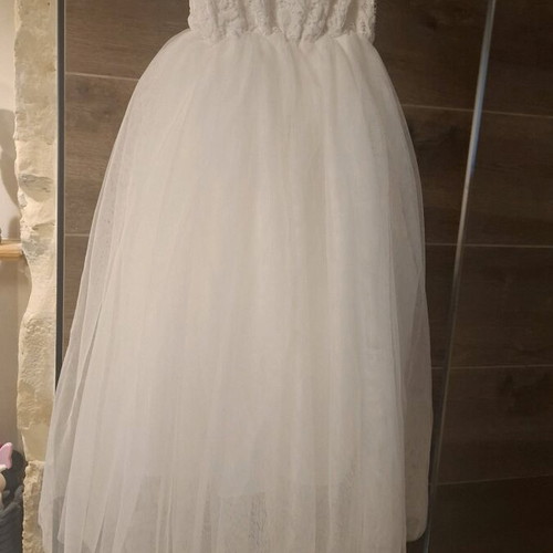 White lace flower girl dress like new for 4-year-olds
